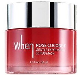 En rosa krukke med sølvlokk, merket 'When' og 'Rose Coconut'. Det er en mild eksfolierende ansiktsskrubb.