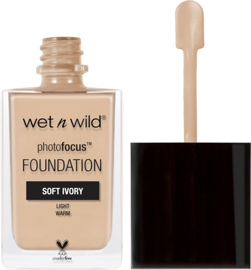 Wet n Wild Foundationflasche in Soft Ivory, mit Pinselapplikator und schwarzem Deckel.