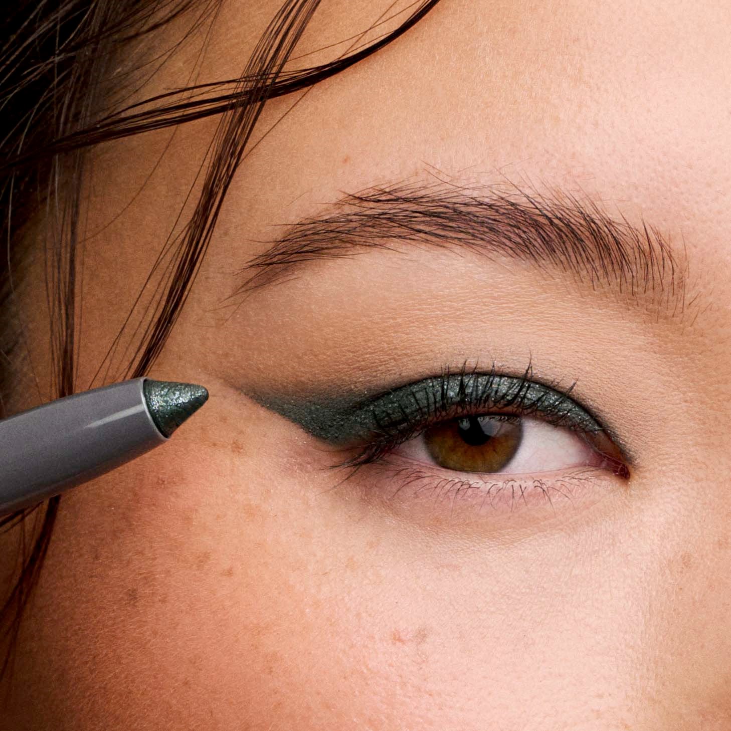 Wonderskin IYKYK Eyeshadow Stick Green Smoke (obrázok 5)