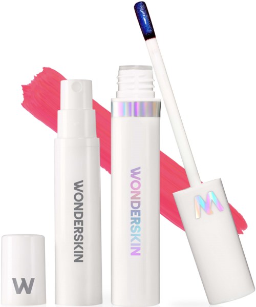 Leppeglans eller leppefargespray med rosa bakgrunn, klar flaske og påføringsbørste. Med WonderSkin-logoen.