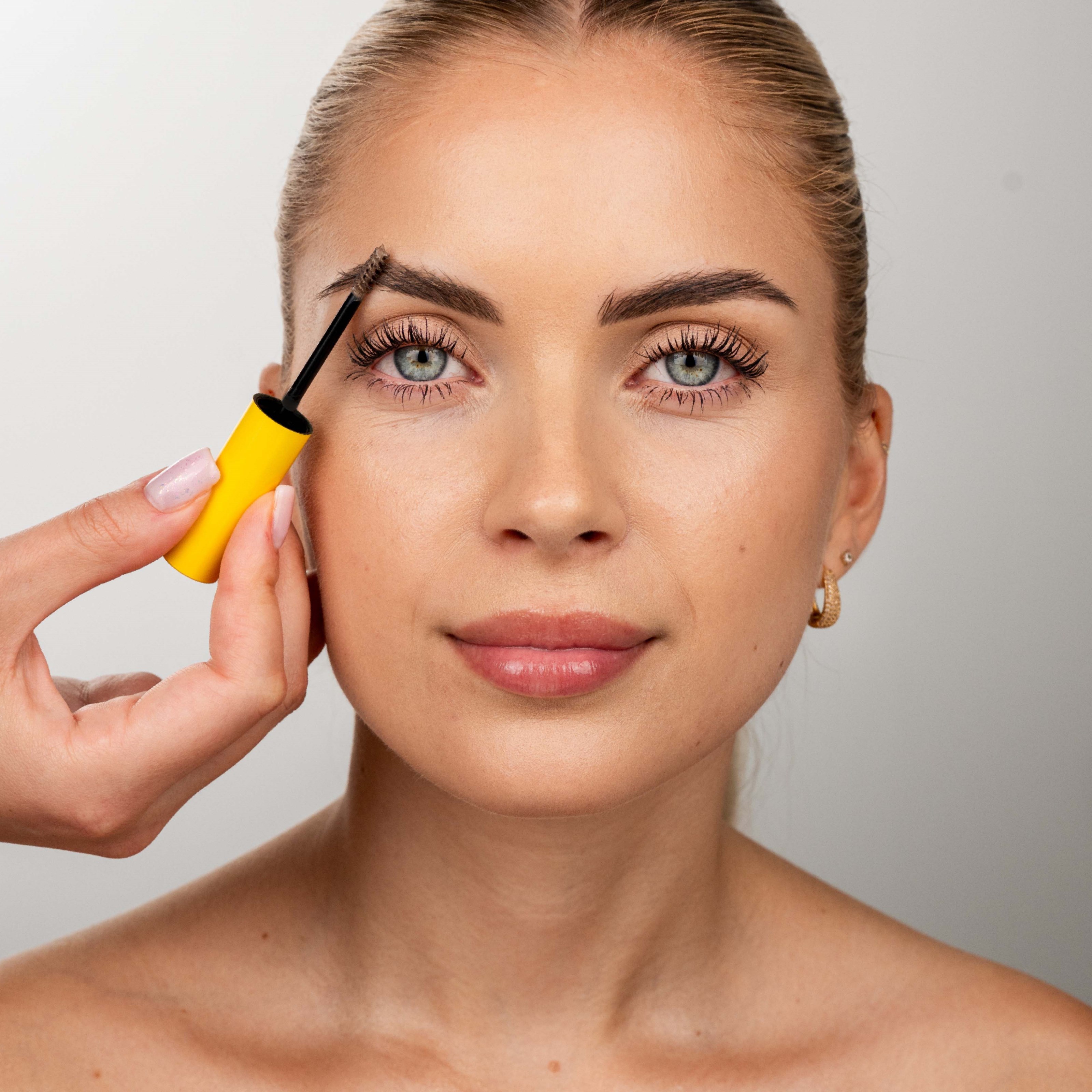 WOWBROW Color Boosting Brow Mascara Light brown (obrázok 5)