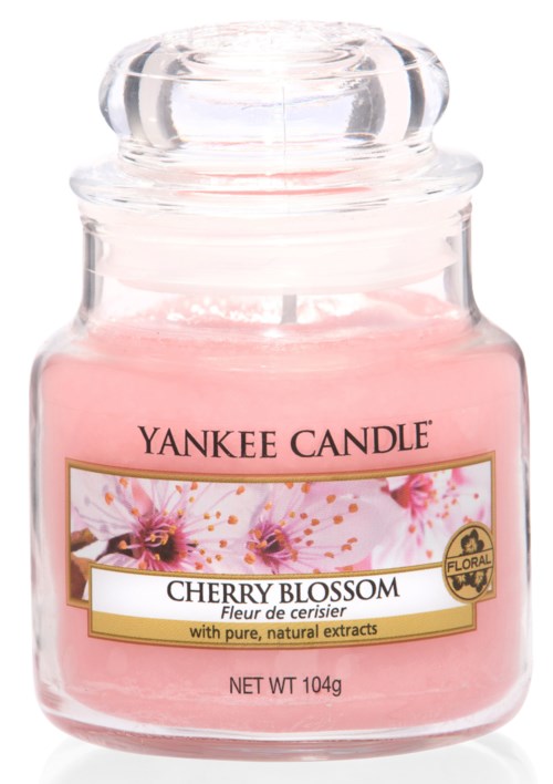 Yankee Candle Cherry Blossom S Jar 40 H Lyko yankee-candle-cherry-blossom-s-jar-40-h-lyko
