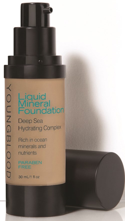 En flaska flytande foundation märkt 'Deep Sea' med pump, svart lock och beige färg.