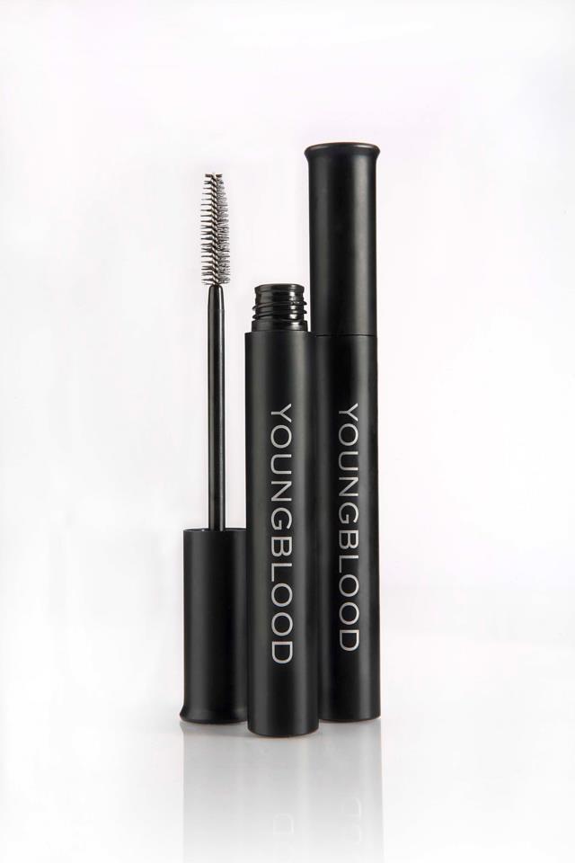Youngblood Outrageous Lashes Mineral Lengthening Mascara 01 Blackout