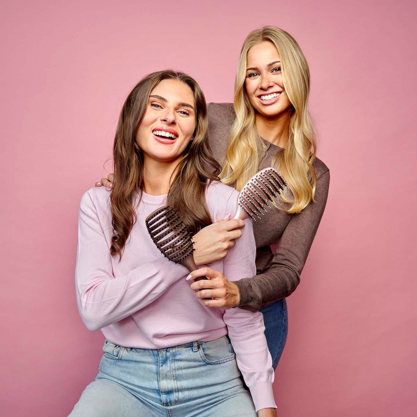 Yuaia Haircare Curvy Brush Soft Espresso (obrázok 3)