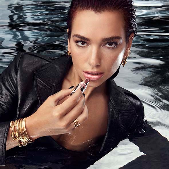 Alternativ bild 1 för Yves Saint Laurent Loveshine Wet Shine Lipstick 210 Passion Red