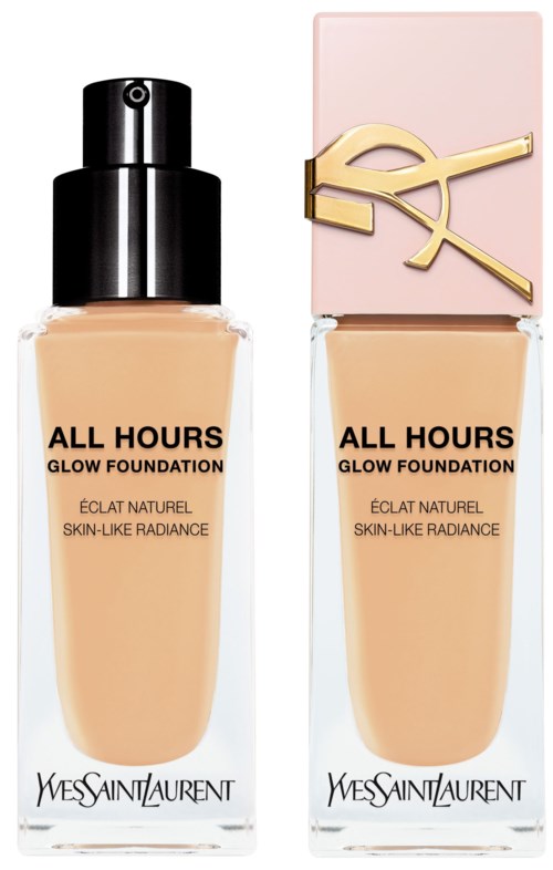 Dwie butelki Yves Saint Laurent All Hours Glow Foundation, jedna z czarną nakrętką, druga z różową i złotą nakrętką.