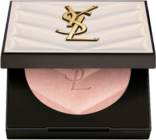 En lyxig sminkkompakt med vit hölje och YSL-logga på toppen, som visar rosa rouge inuti.