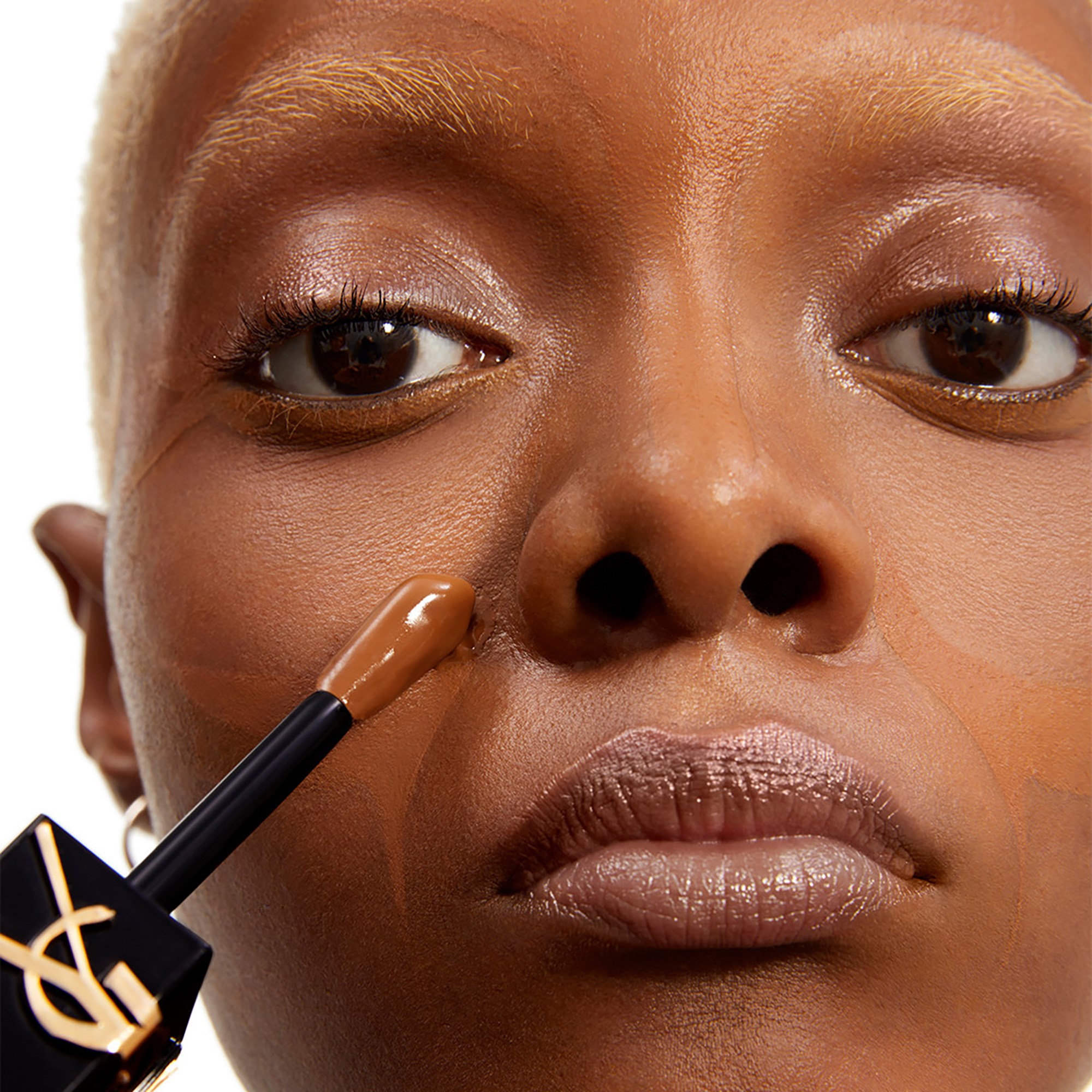 Yves Saint Laurent All Hours Precise Angles Concealer - korektor DN5 (obrázok 9)