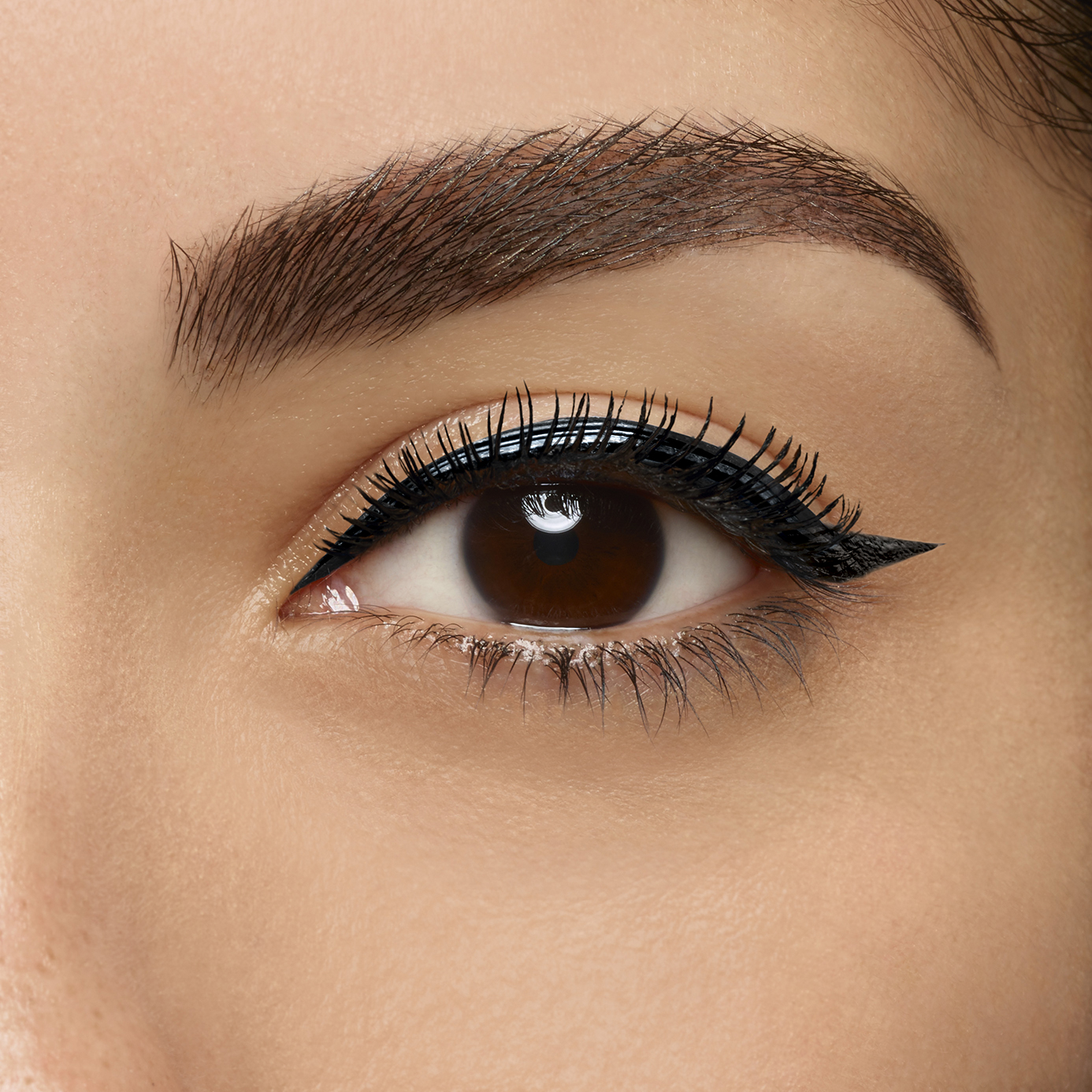 Yves Saint Laurent Eyeliner Matt 01 (obrázok 8)