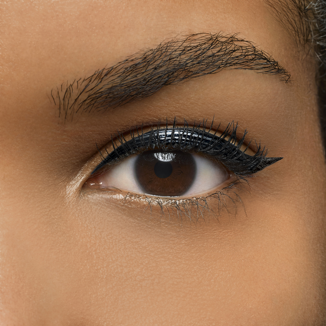 Yves Saint Laurent Eyeliner Matt 01 (obrázok 9)