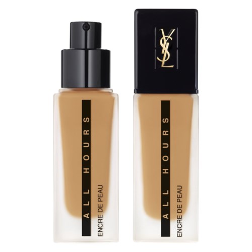 Dwie butelki podkładu Yves Saint Laurent, jedna z rozpylaczem, druga z pompką, w czarnej i przezroczystej opakowaniu.