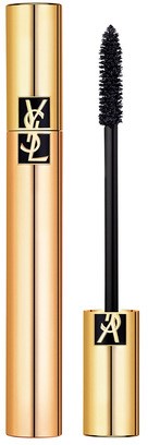 Ein goldfarbener Mascara-Köpen mit schwarzem YSL-Logo, offene Bürste mit Wimperntusche und kleiner quadratischer Deckel.