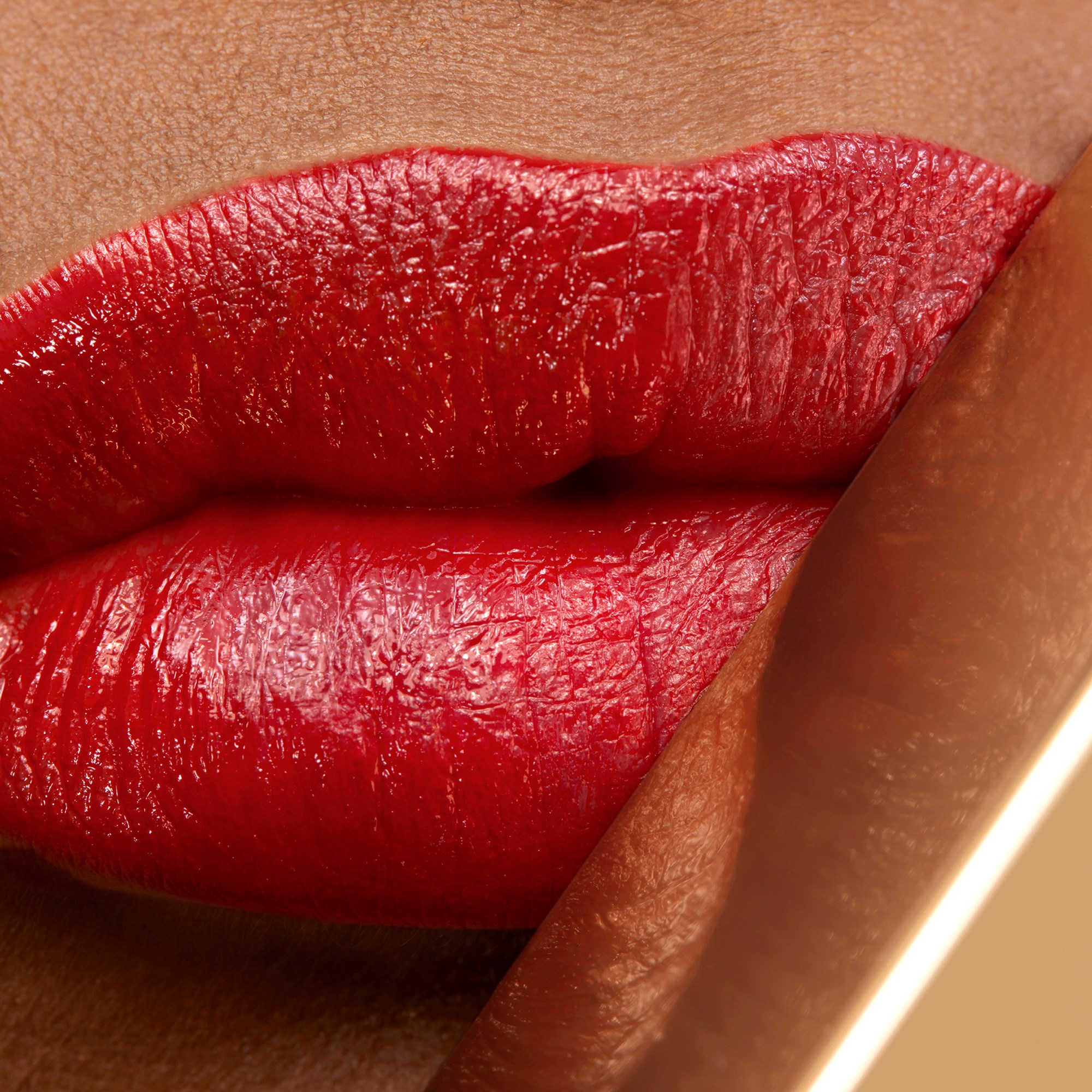 Yves Saint Laurent Rouge Pur Couture O6 Prêt A Porter Crimson (obrázok 8)