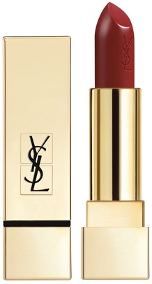 En röd läppstift i ett gult fodral med YSL-logga på boxen.