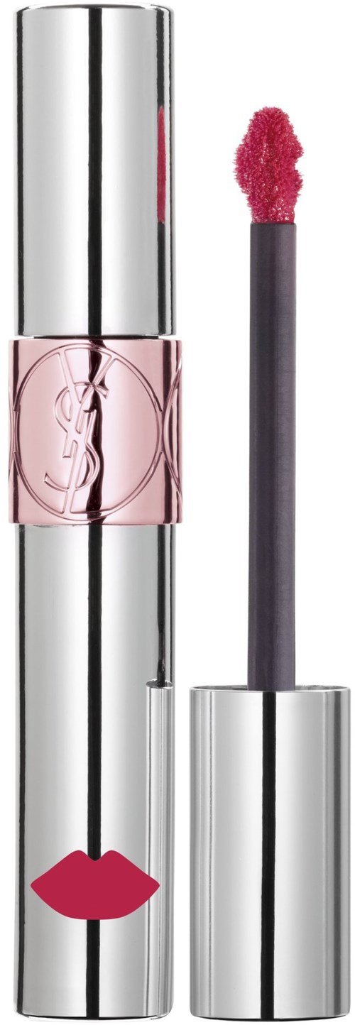 En læbestift i sølvrør med et pink læbeforlad, delvist åbent for at vise pink læbestift. Røret er shiny.