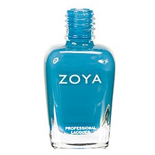 En blå flaska märkt ZOYA, verkar vara nagellack, med en klar glaskropp och lock.