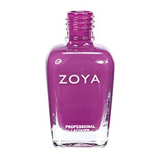 En lila nagellacksflaska med vitt text som säger 'ZOYA' och 'PROFESSIONAL'.