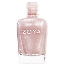 En flaska Zoya nagellack i ljusrosa, med klar botten och silverdetaljer. Logga framtill.