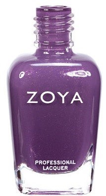 En lila nagellackflaska märkt ZOYA, med lock och glänsande yta.