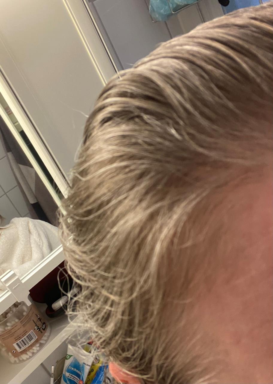 Schwarzkopf Creme Supreme 7 16 Cool Ash Dark Blonde Lyko schwarzkopf-creme-supreme-7-16-cool-ash-dark-blonde-lyko