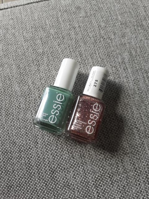 The Midsummer Collection Hostess Mostess With Essie 853 Lacquer Nail