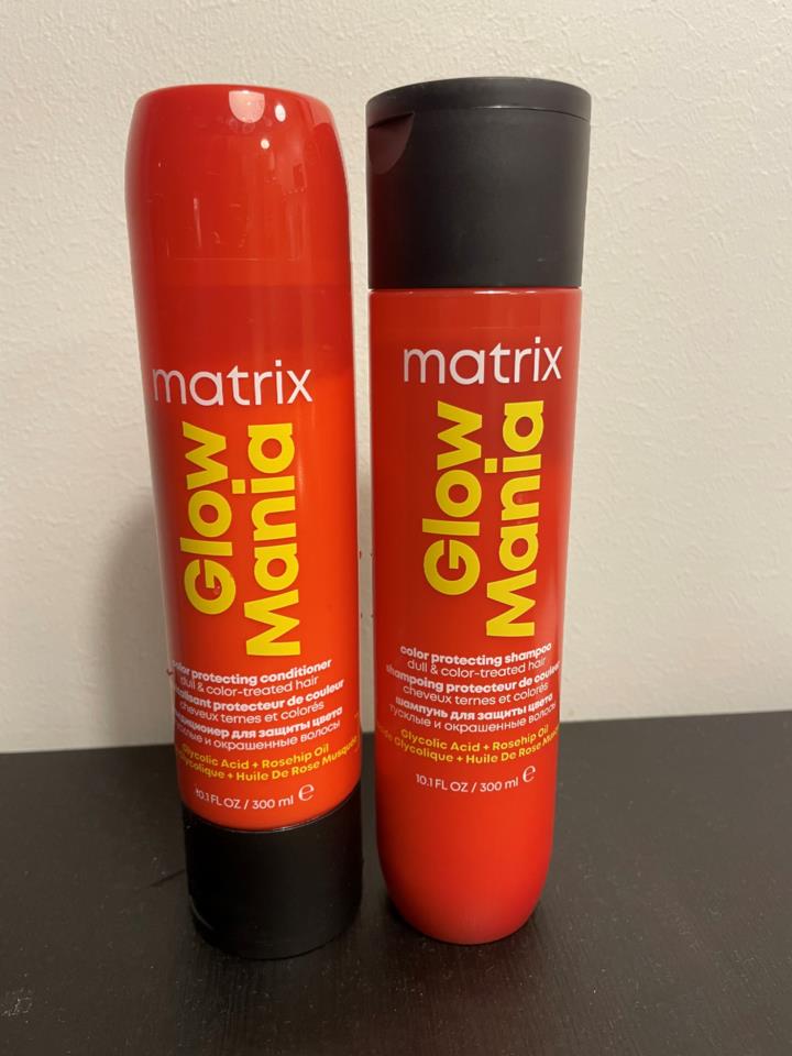 Matrix Glow Mania Color Protecting Shampoo 300 ml | lyko.com
