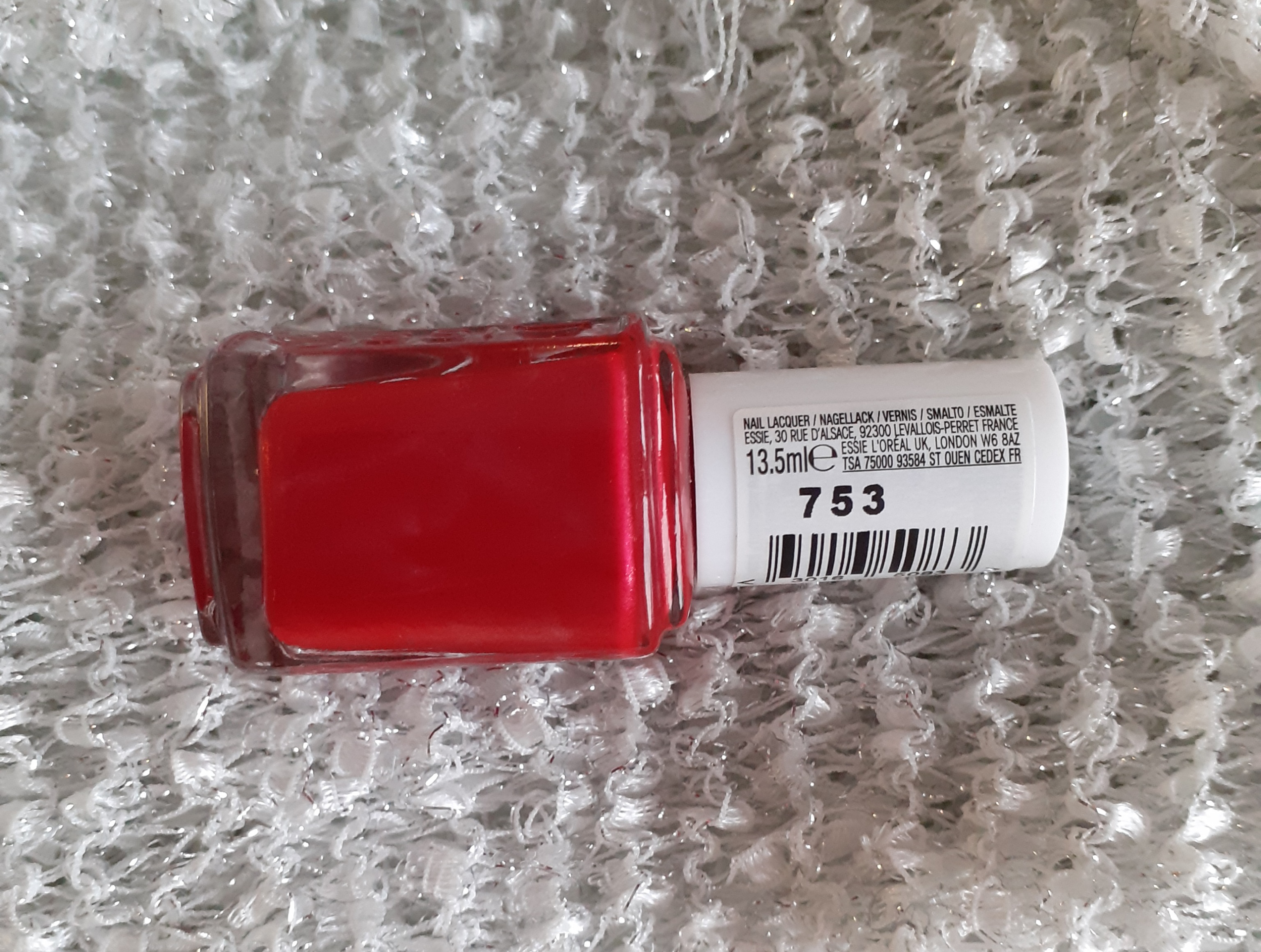 collection Real Essie not Is The Lacquer red-y bed for Nail 749 Snuggle