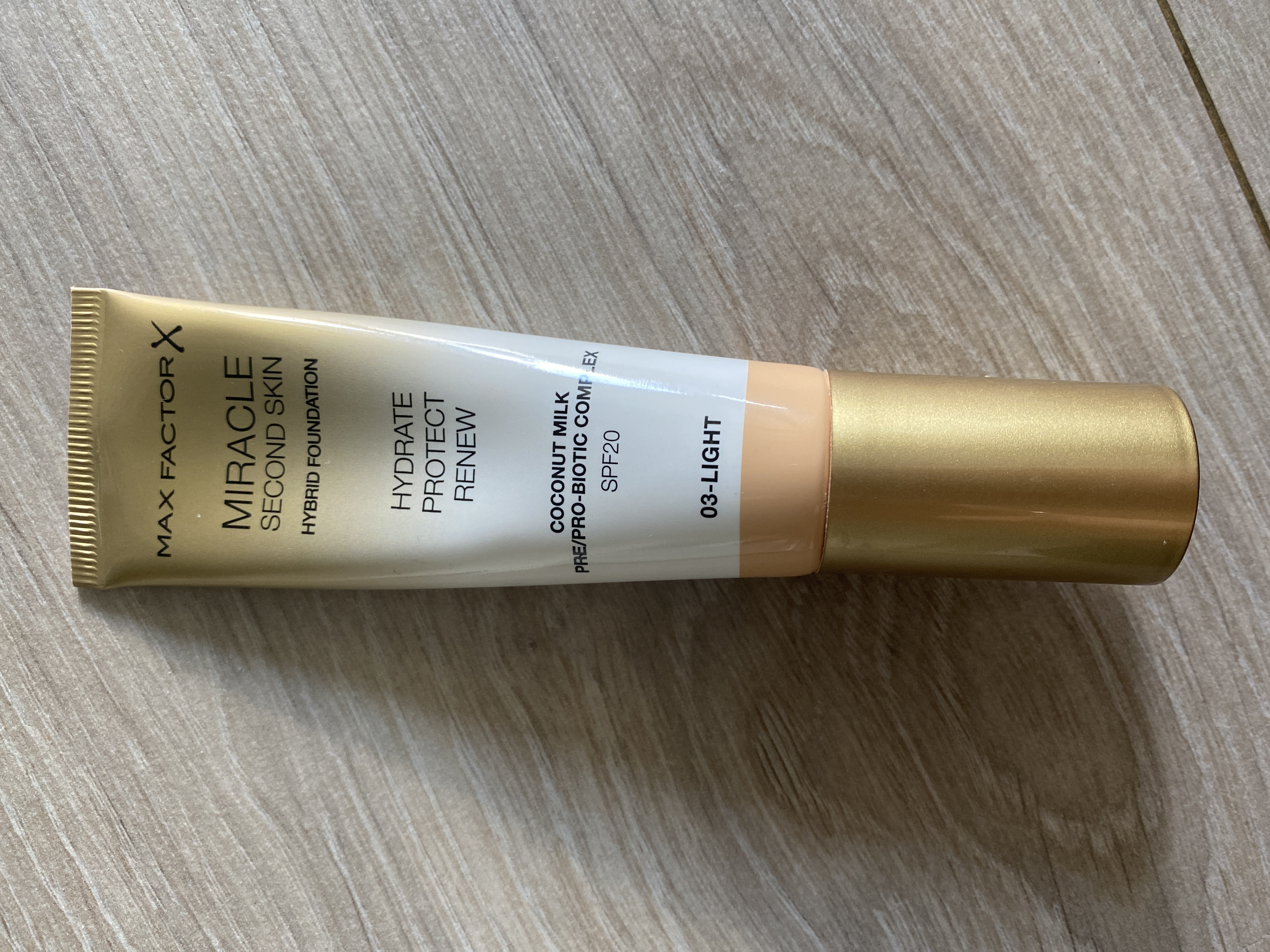 Cheap Max Factor Miracle Second Skin Hydrating Foundation