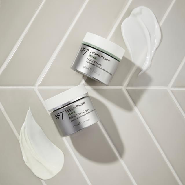 No7 Future Renew Repair Day Cream SPF40 50 ml - Main Image