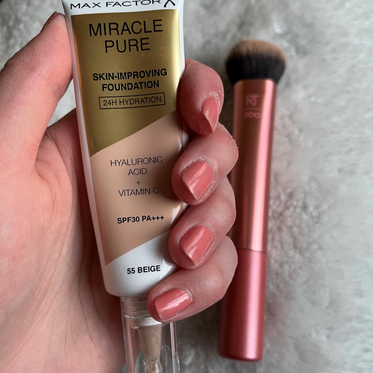 Max Factor Miracle Pure Skin-Improving Foundation 75 Golden | lyko.com