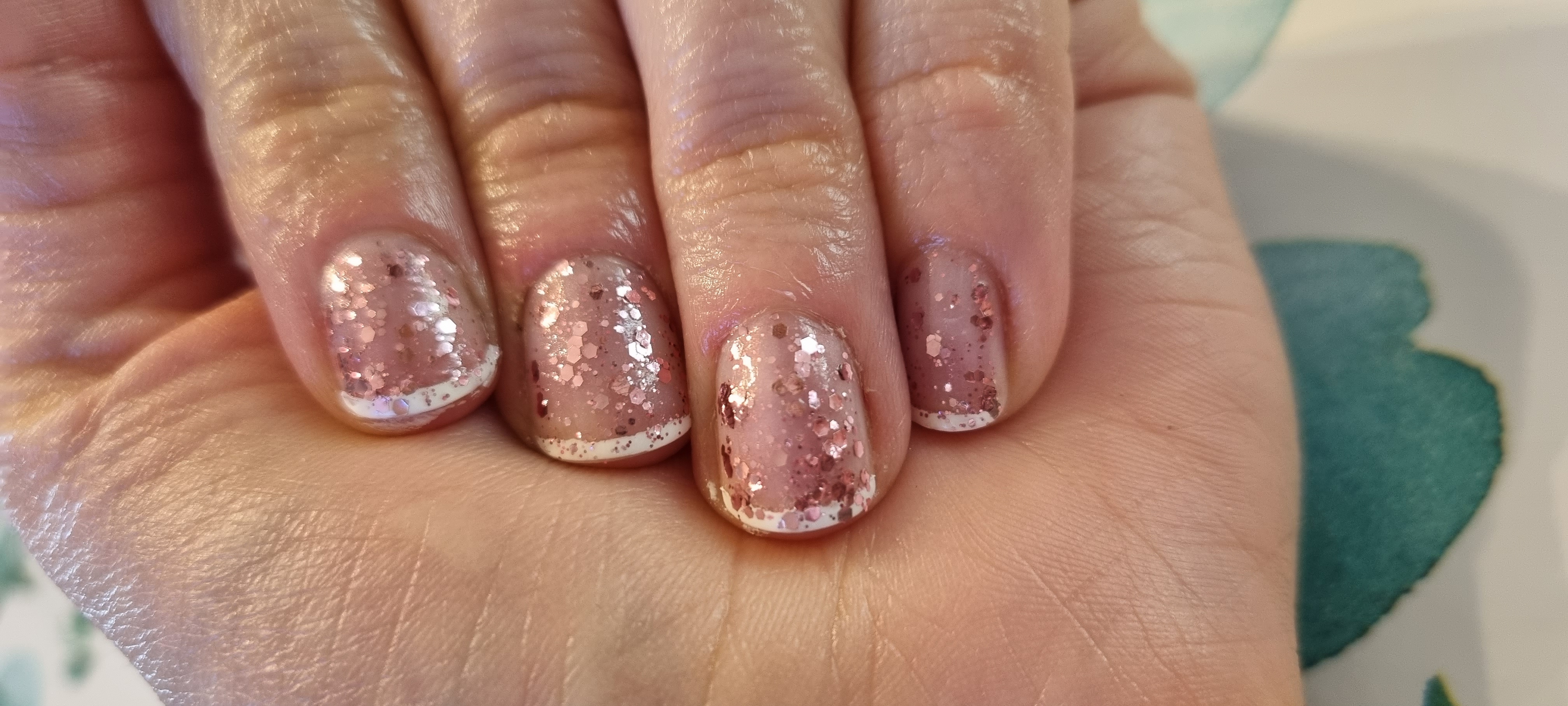 Stones in Nail 278 Set Essie Lacquer Luxeffects