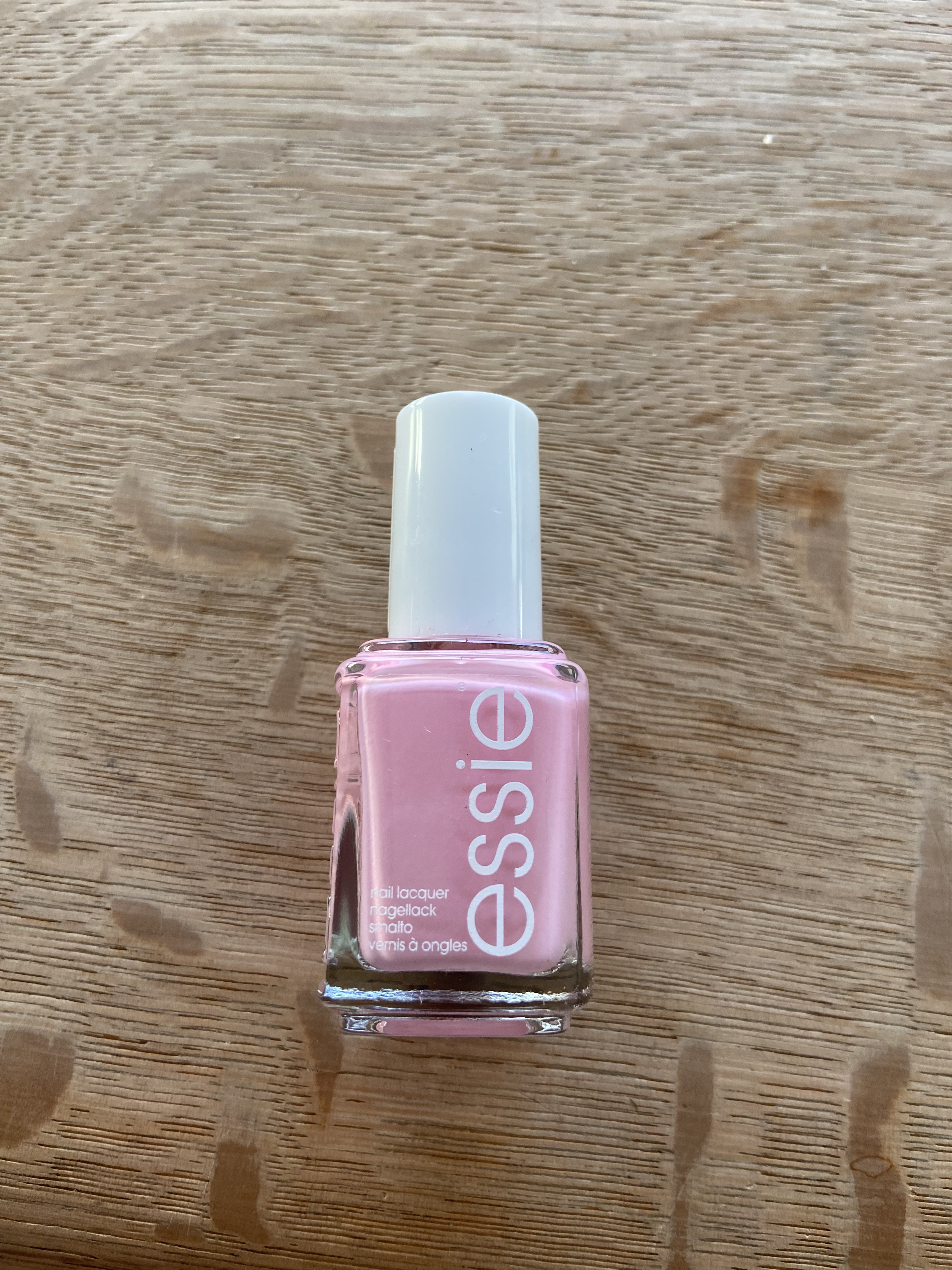 Essie Summer Me Lacquer Nail Plant One Collection on 869