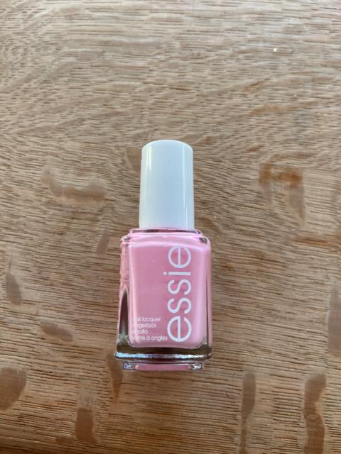 Essie Summer Collection Nail roam free to Lacquer 747