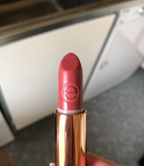 essence Hydrating nude Lipstick 303