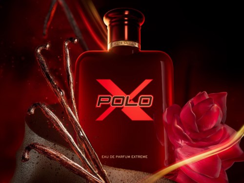 Röd flaska med en ros och abstrakta element, reklame för parfymen Polo X Eau de Parfum Extreme.